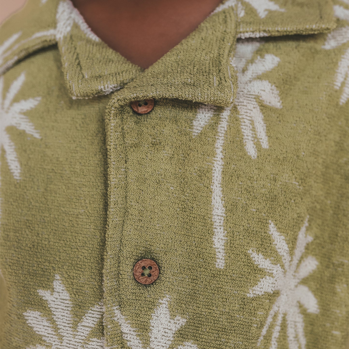 Loose shirt beach palms