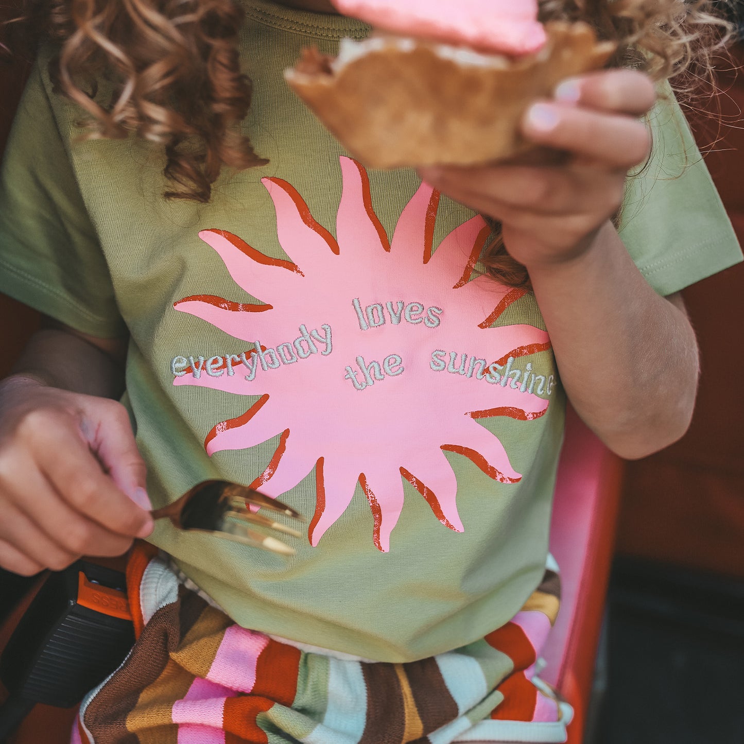T-shirt Everybody loves the sunshine